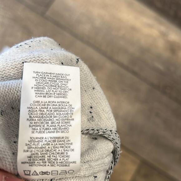 CAbi Women's In Stitches Pullover Light Gray Size L - Picture 8 of 8